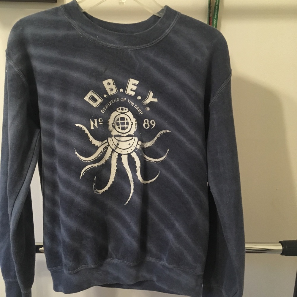 Crew neck